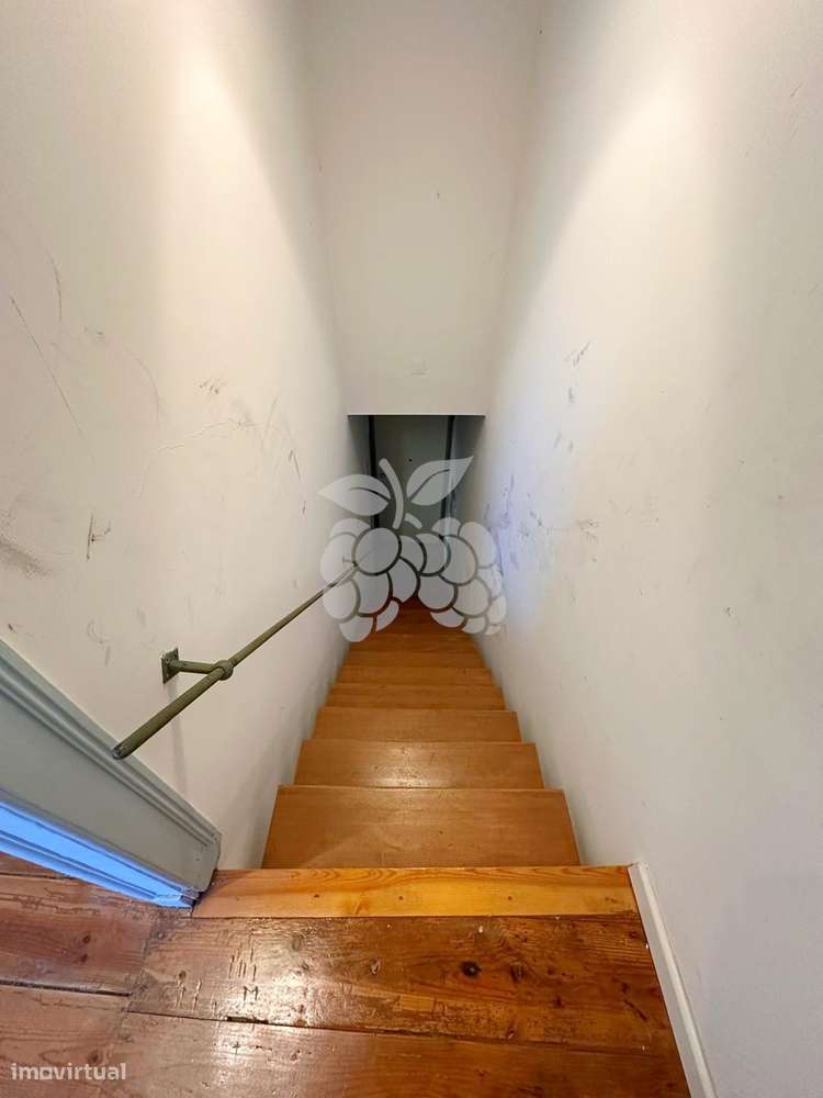 Prédio / Moradia com 2 andares, com projecto-37