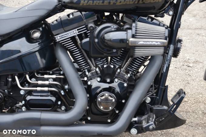 Harley-Davidson Softail Breakout - 15