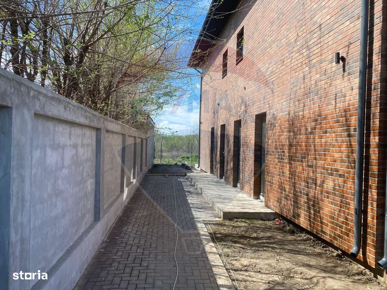 DE VANZARE Vila tip Quadruplex OTOPENI-7