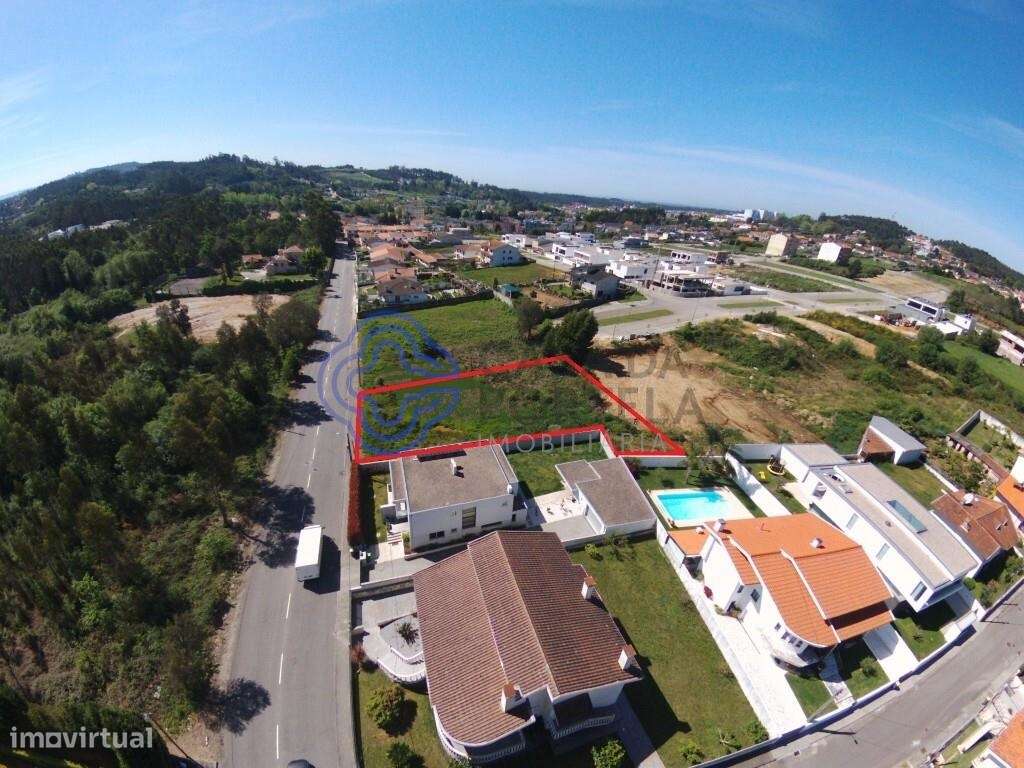 Lote para construção de moradia isolada ou duas geminadas - Grande imagem: 5/12