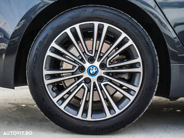 BMW Seria 5 530e - 39