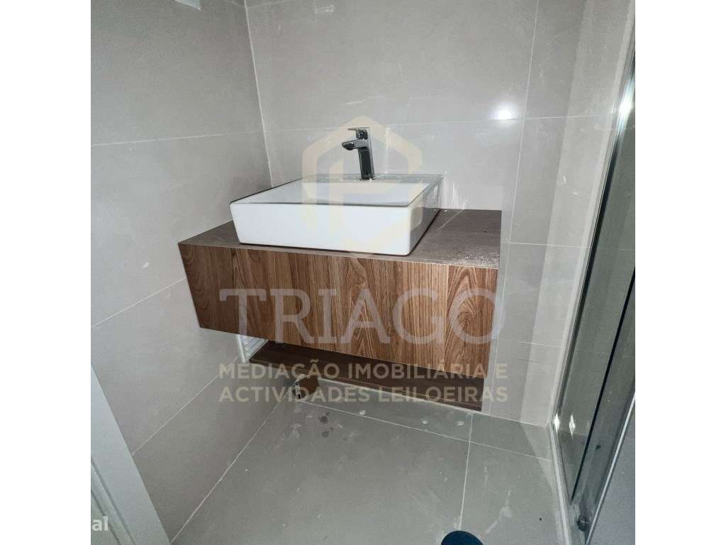Fantástico Apartamento T2 NOVO com Varanda - Exclusivo Triago-5