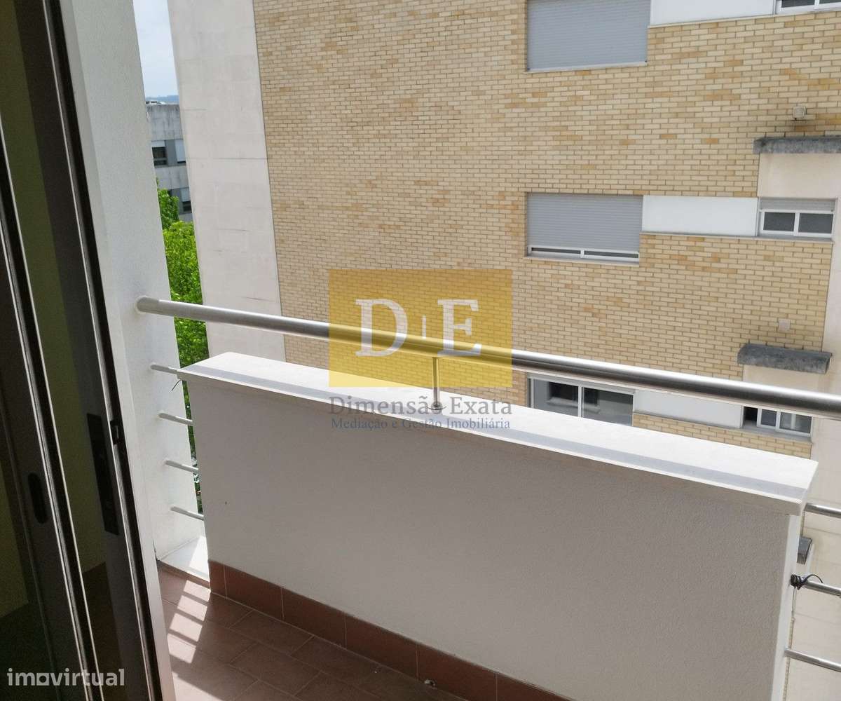 Apartamento T4 em Zona Nobre da Maia nos Maninhos-9