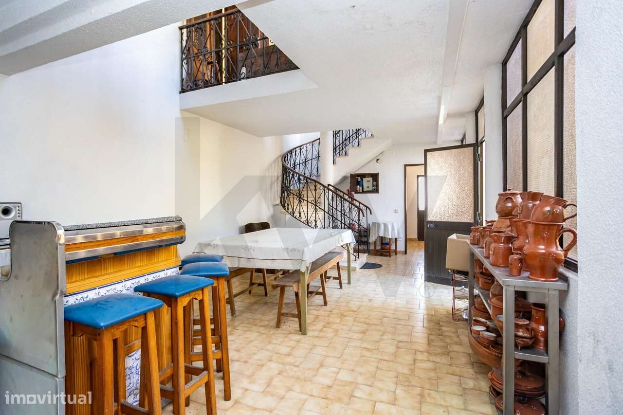 Fantástica Moradia T4 (10 Divisões) com Terreno de 869 m2 – Imenso Pot-31