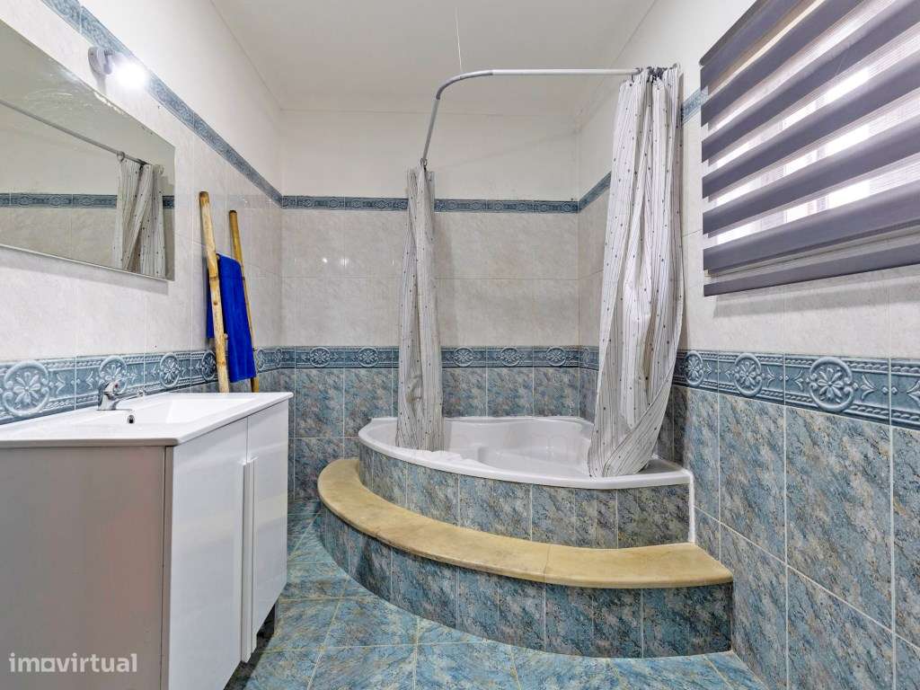 Moradia T3 Isolada com 1000 m² de terreno em Castelo, Sesimbra-35