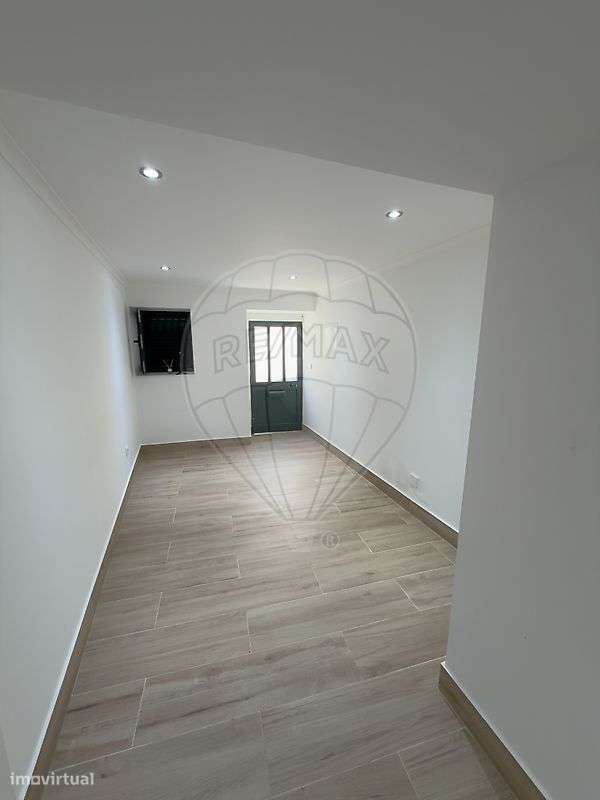 Moradia T2 para venda - Grande imagem: 2/12