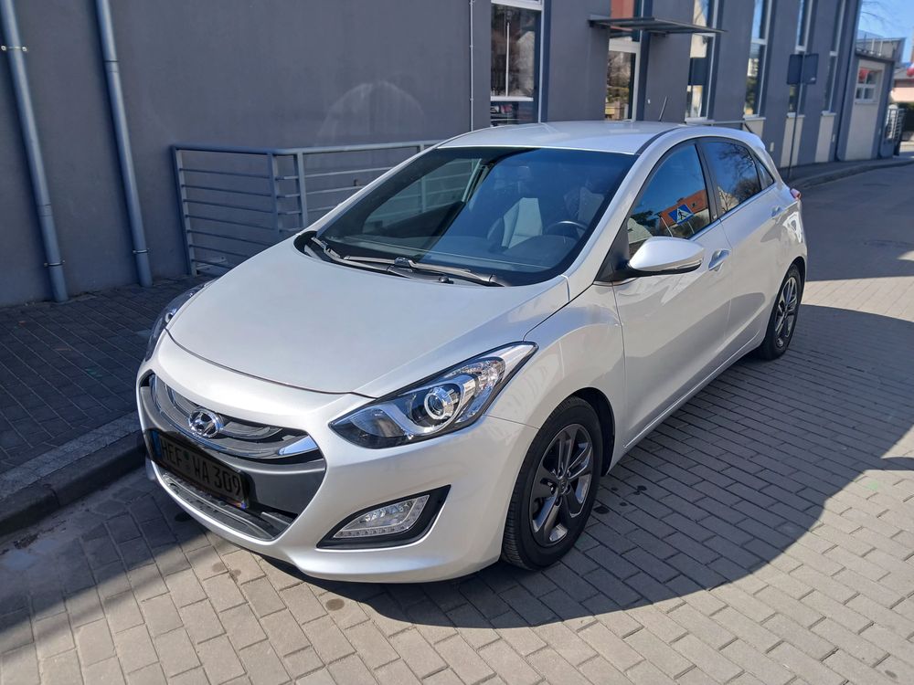 Hyundai i30 II blue 1.6 CRDi YES Gold 2016