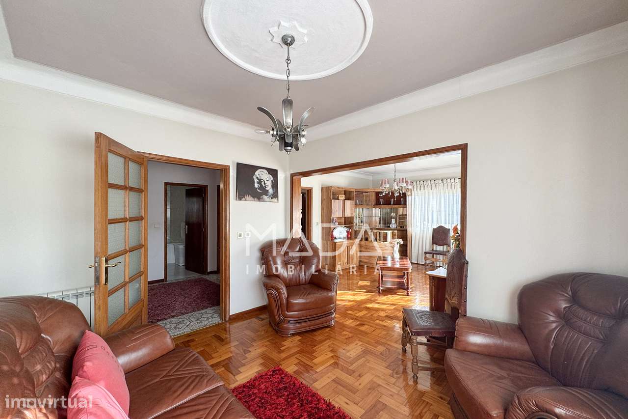 Moradia T3 geminada c/loja e escritório em Cabreiros, Braga - Grande imagem: 5/27