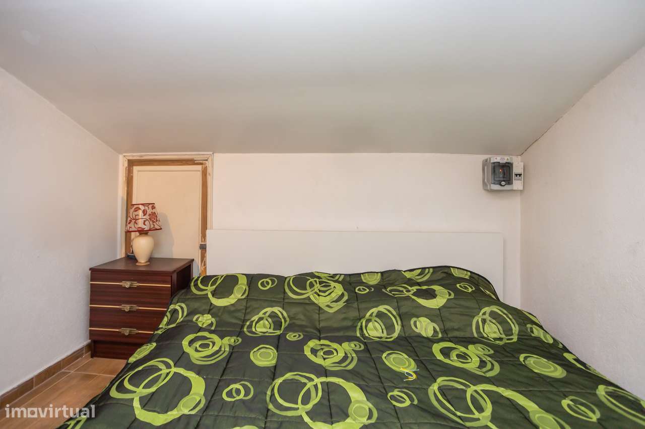 Moradia Geminada com Jardim, Cave e Garagem.-18