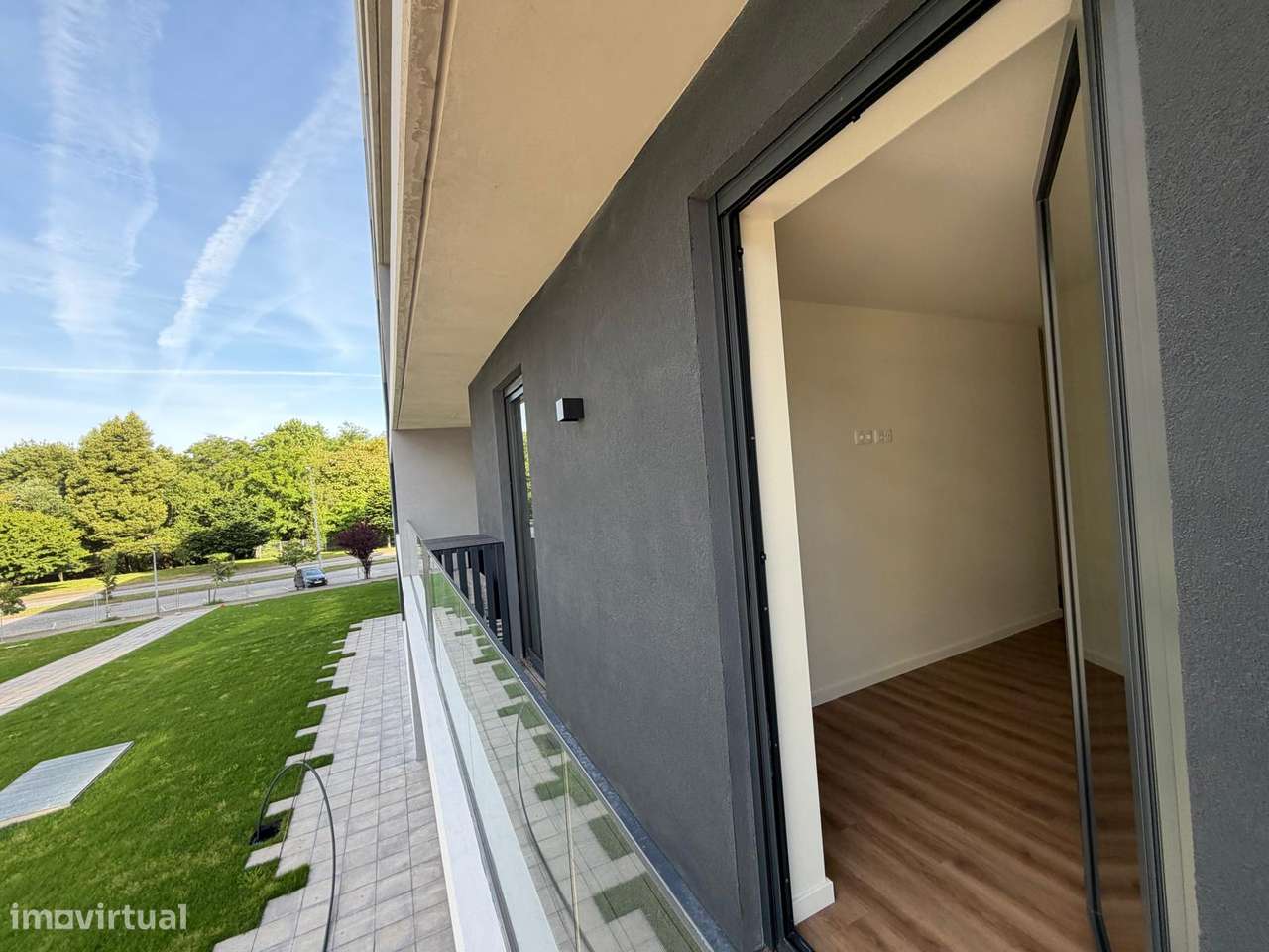 Apartamento T2 Varanda Garagem Pronto Habitar Parque Lavandeira-12
