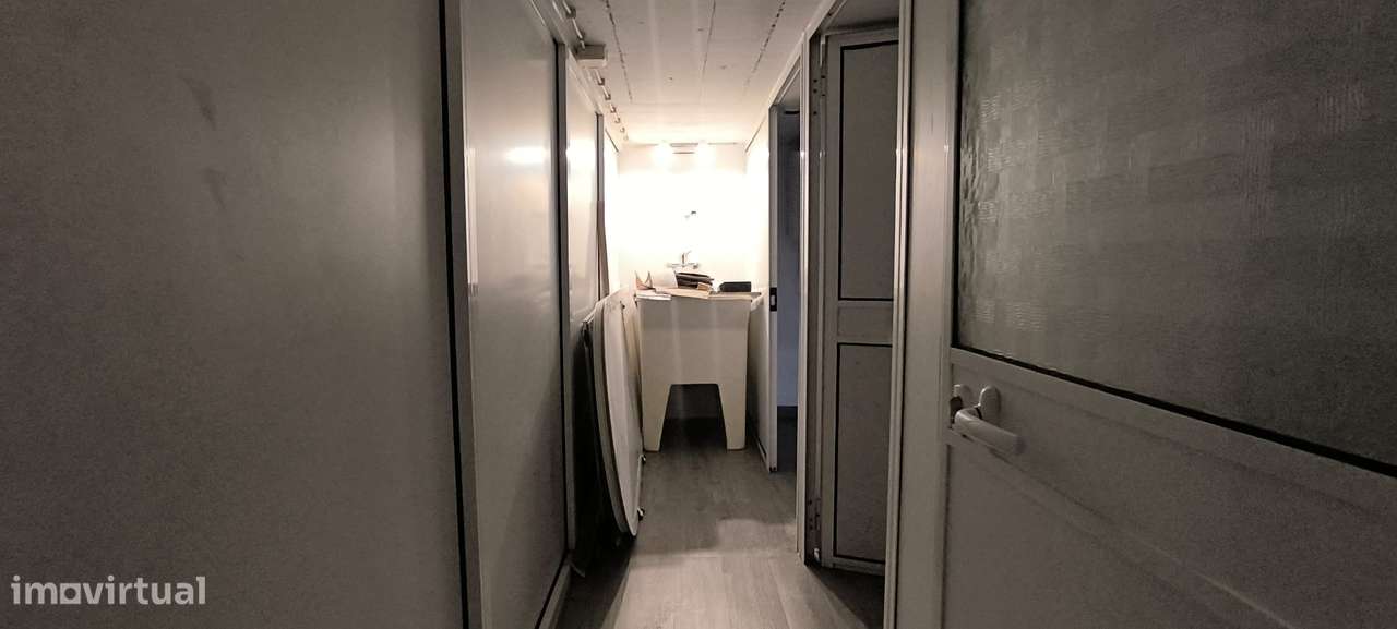 Espaço Comercial 250 m² | Ramada, Odivelas-22