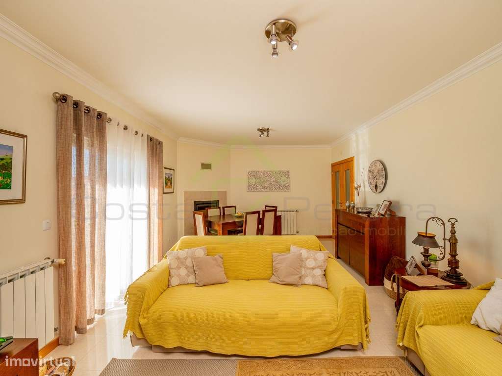 Apartamento T2 no Centro com boas áreas e excelente localização-15