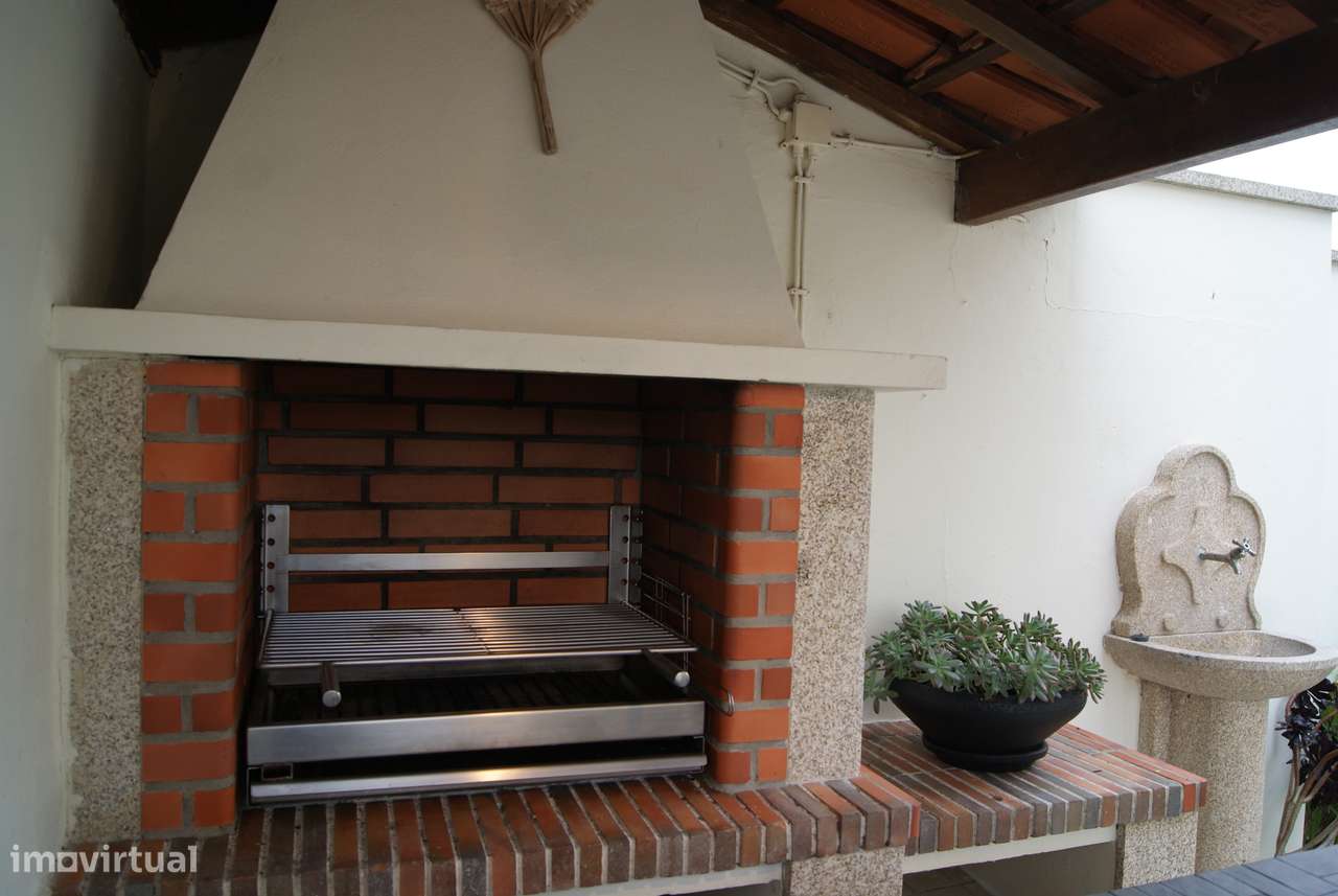 MORADIA INDIVIDUAL T3 _ Jardim, Zona Churrasqueira e poço_Cabreiros-15