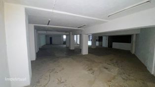 Armazém com 224m2 no Centro de Almada ao lado da Incrível Almadense - Grande imagem: 4/9