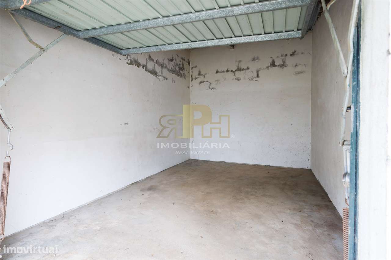 Garagem T0 Venda em Santarém (Marvila), Santa Iria da Ribeira de Santa-0