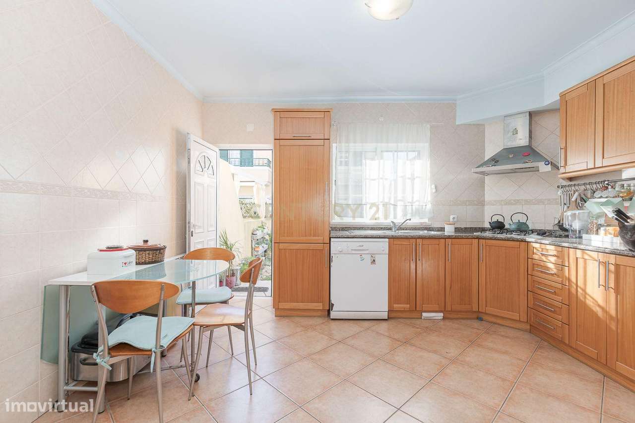 Moradia geminada em Fernão Ferro, Seixal - 3 Quartos - Grande imagem: 5/29