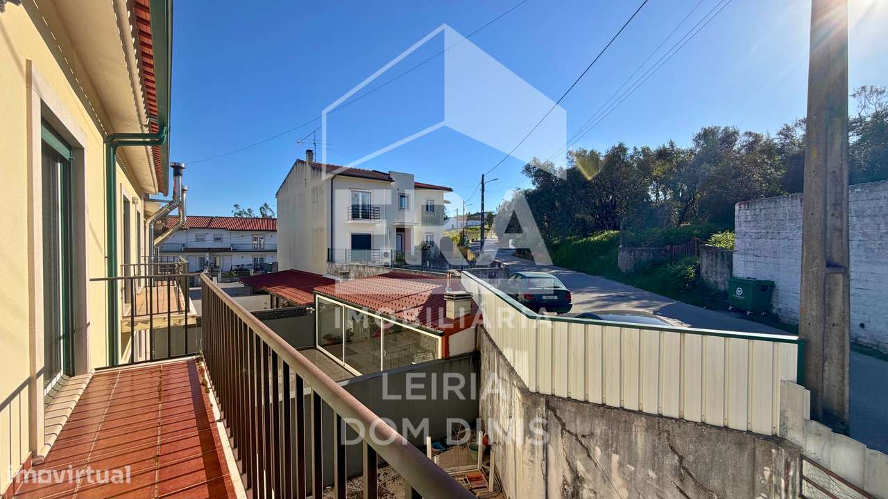 Moradia T4 localizada na zona de Lourais, Leiria-24
