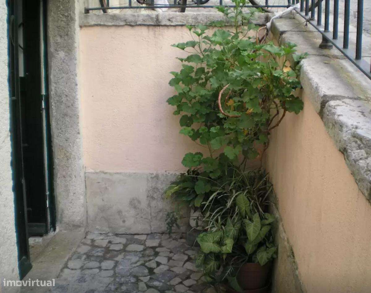 Apartamento com 1 quartos - localizado em Sé Lisbon - Grande imagem: 3/7