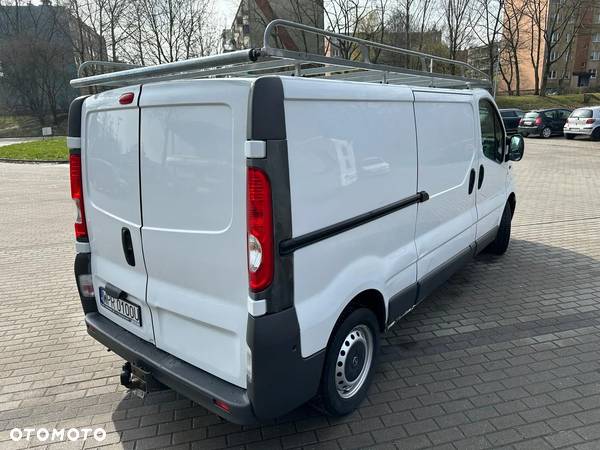 Opel Vivaro - 10