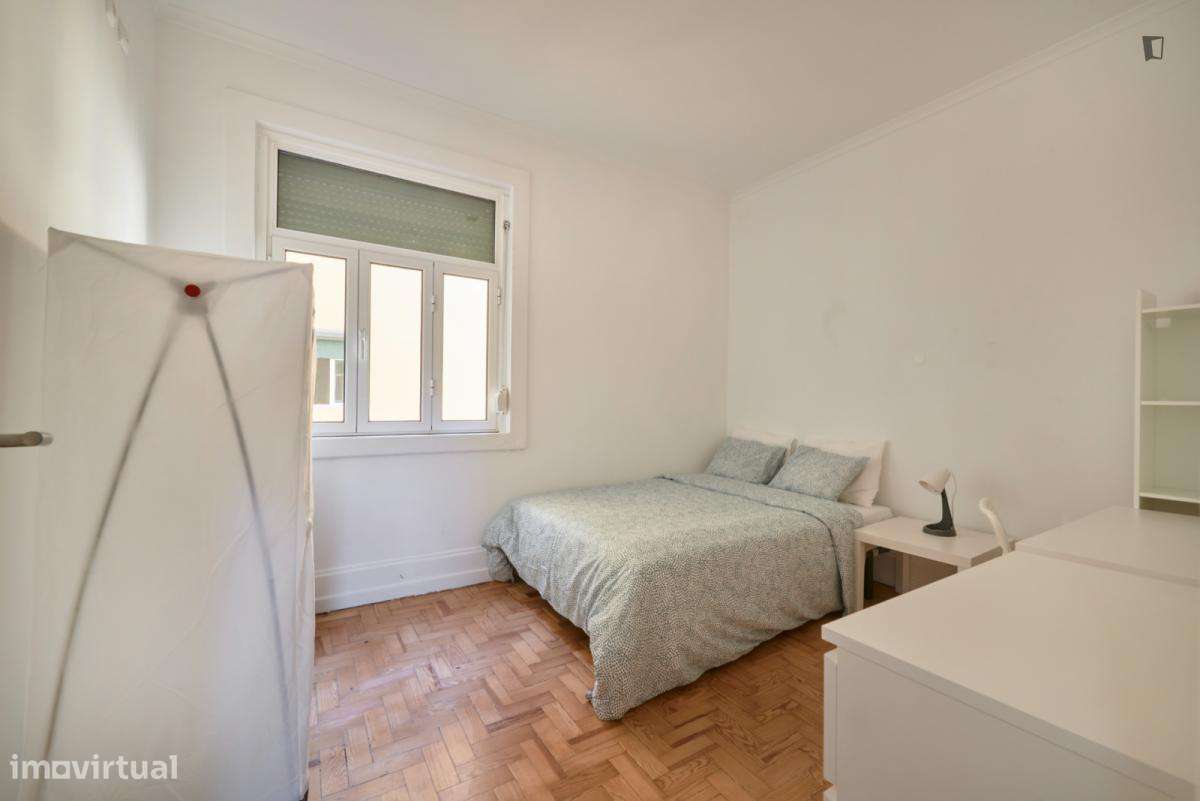 Quarto - localizado em Marquês de Pombal Lisbon - Grande imagem: 3/7
