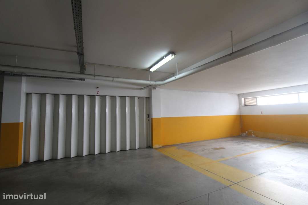 Apartamento T3 em São João de Ver com garagem fechada 3 viaturas-27