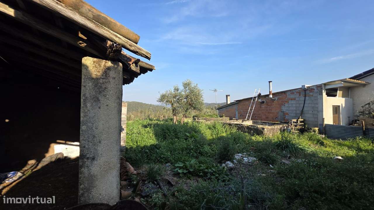 Moradia para restaurar, com terreno, perto de Ferreira do Zêzere-40
