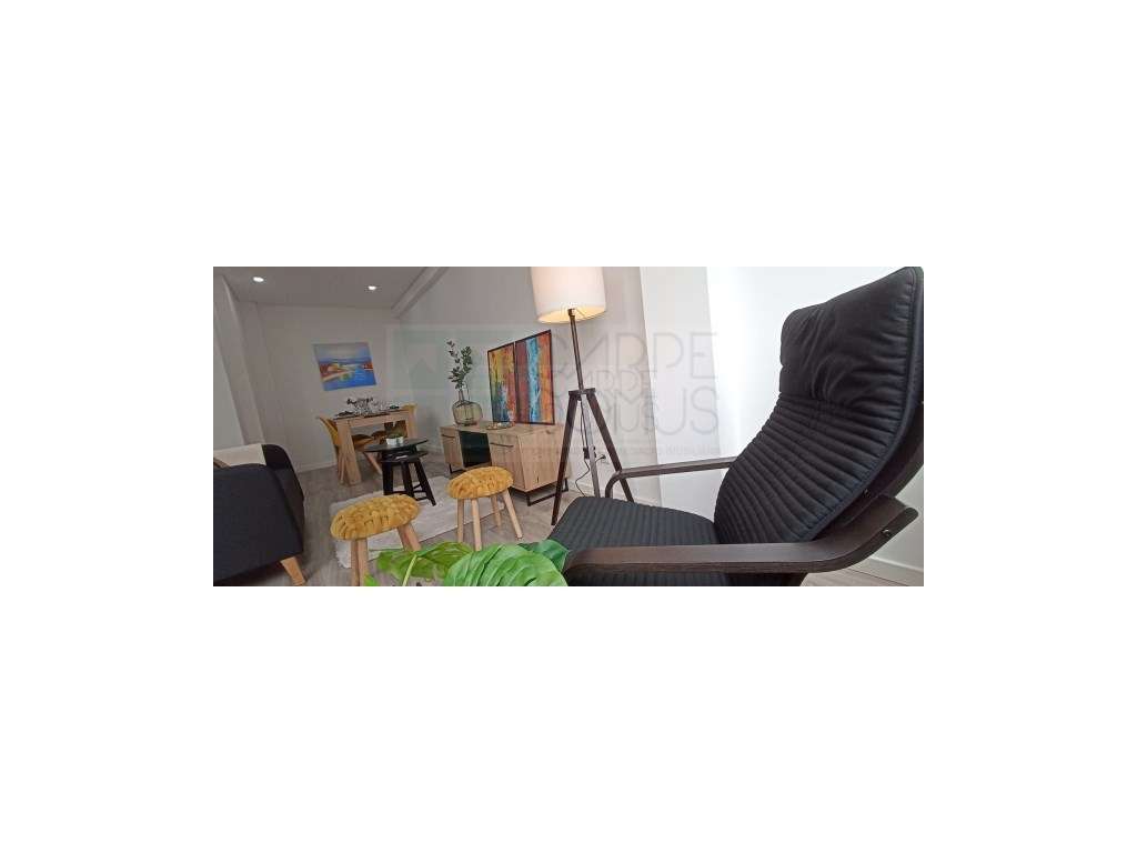 Apartamento T2 - Totalmente remodelado, em S. Domingos de Benfica - Grande imagem: 3/19