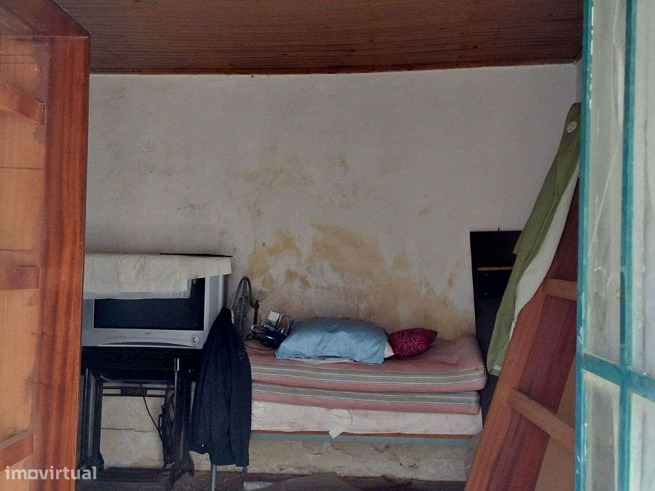 Moradia T1 com 345 m2 de terreno - Grande imagem: 4/20