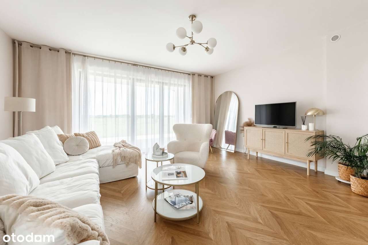 Dom w pięknej okolicy czeka na ubranie choinki. - Pełny obrazek: 4/20