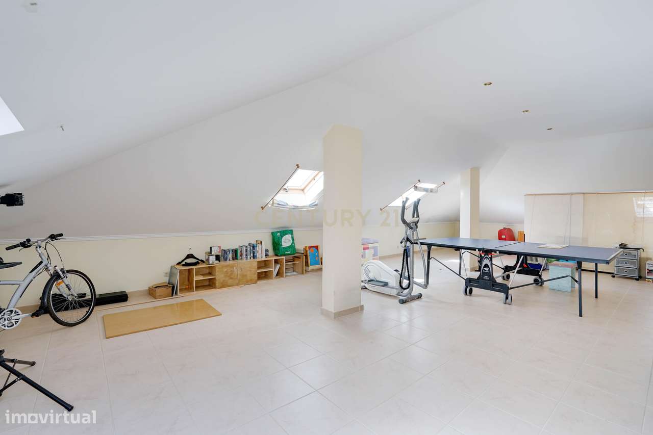 Apartamento T3 Excelentes áreas-27