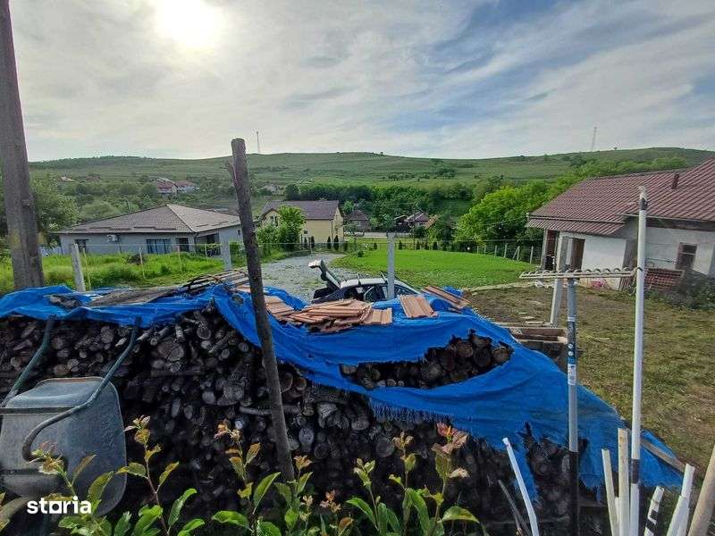 Vand teren intravilan + casa la 14.5km de Aeroport Cluj - Imagine principală: 4/8