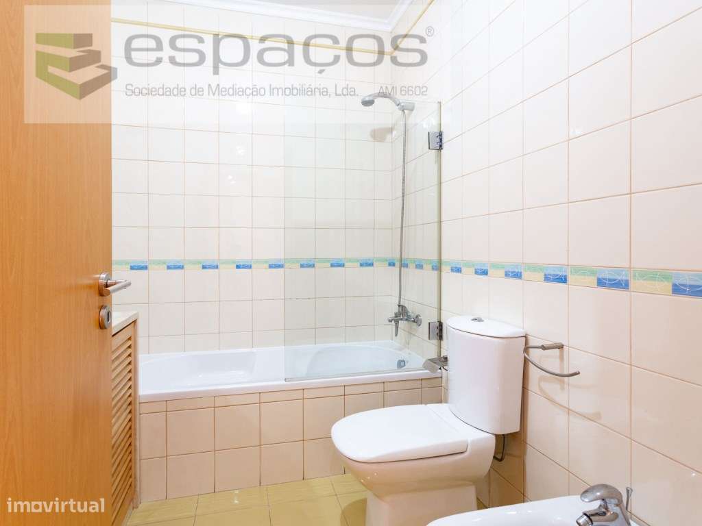 T2 na Quinta da Parreirinha, Vista rio, Parqueamento e arrecadação-16