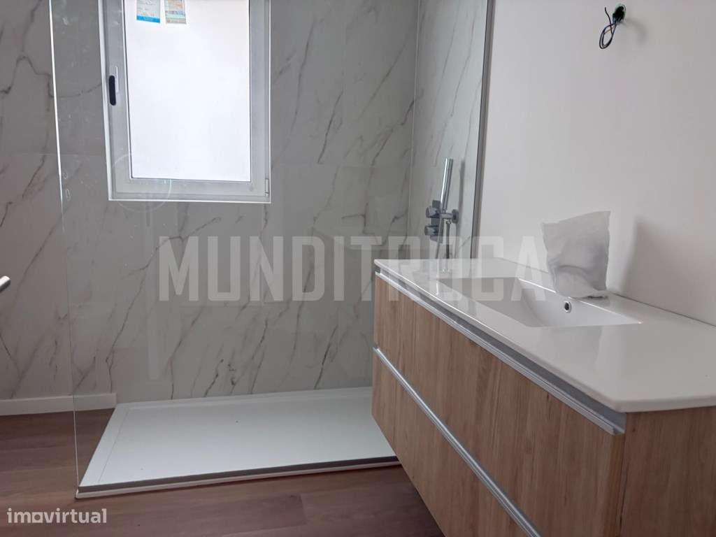 Moradia banda em Lanhoso - pronta a habitar-14