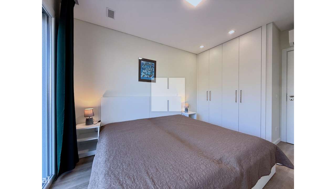 Espaçoso T4+1 Duplex c/ Vista Mar-31