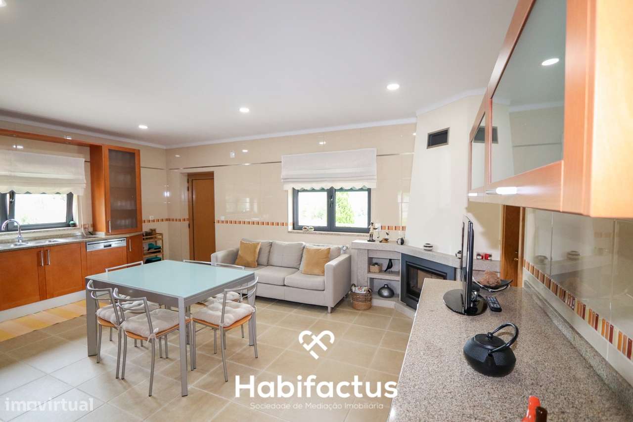 Moradia V4 Isolada com Jardim e Vista Panorâmica – Em Couto de Cima- V-8