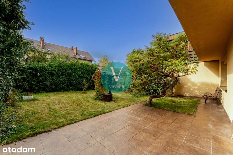 Dom jednorodzinny z zielonym azylem, w centrum Skawiny-17