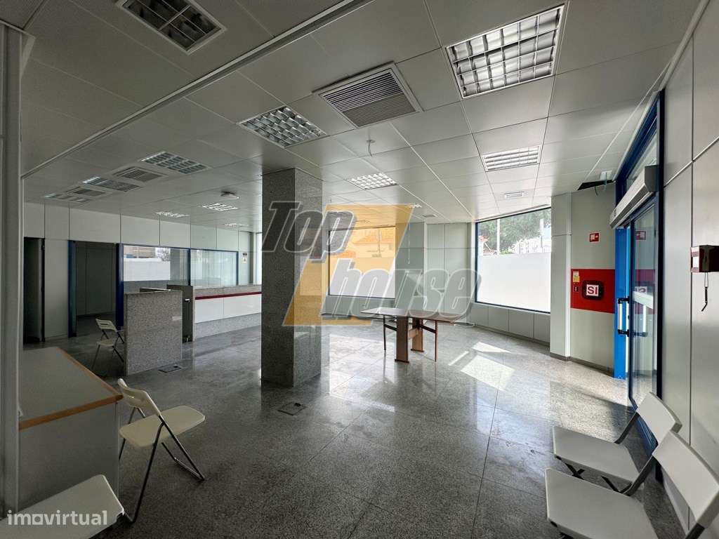 Loja com 127m2 - Costa de Caparica-5