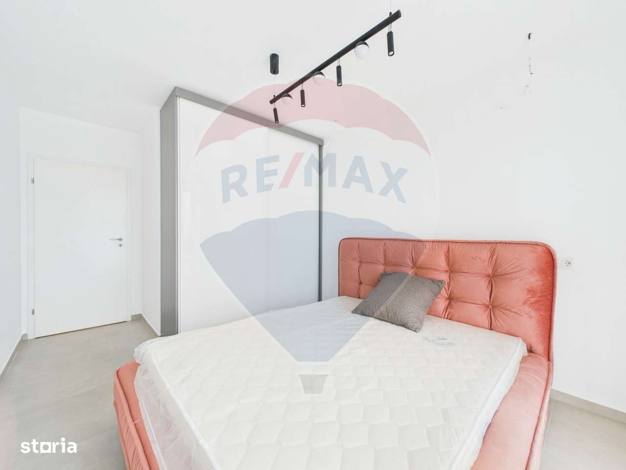 Apartament premium cu 3 camere de vanzare Targoviste - Imagine principală: 2/15