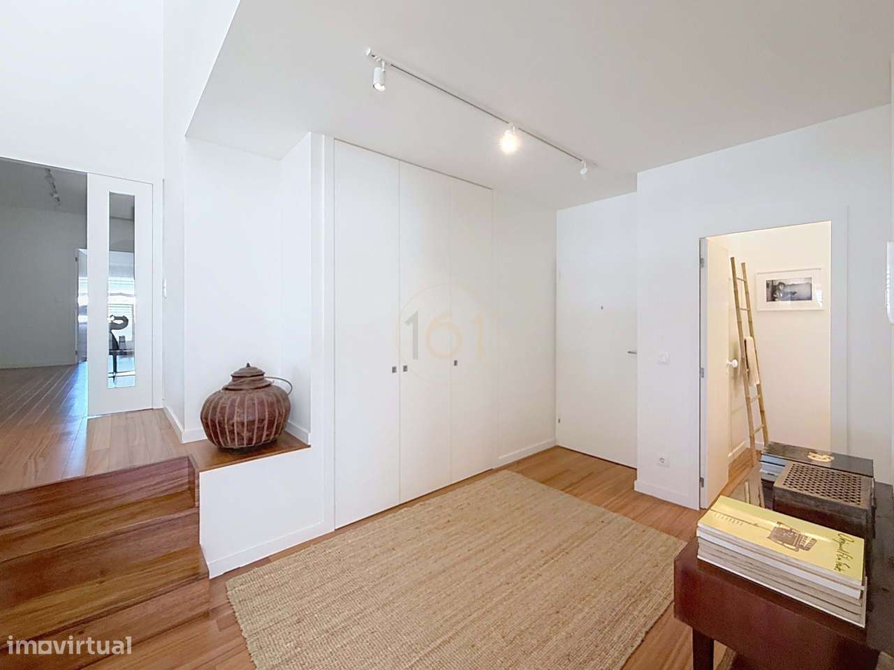 Apartamento T4 Duplex com Terraço e 4 Lugares de Garagem, com Possibil-10