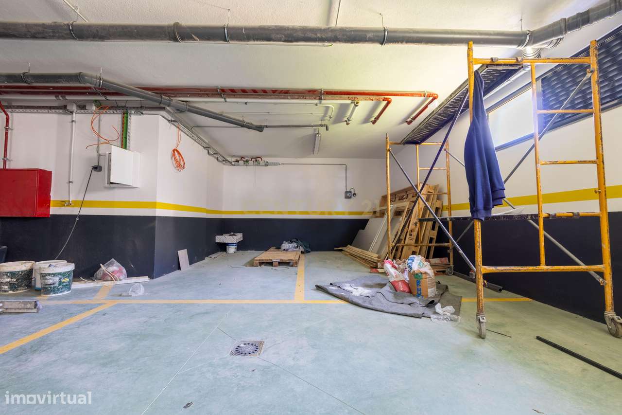 T5 Duplex | 2º Piso | Prédio novo | 1 Fração por piso-25