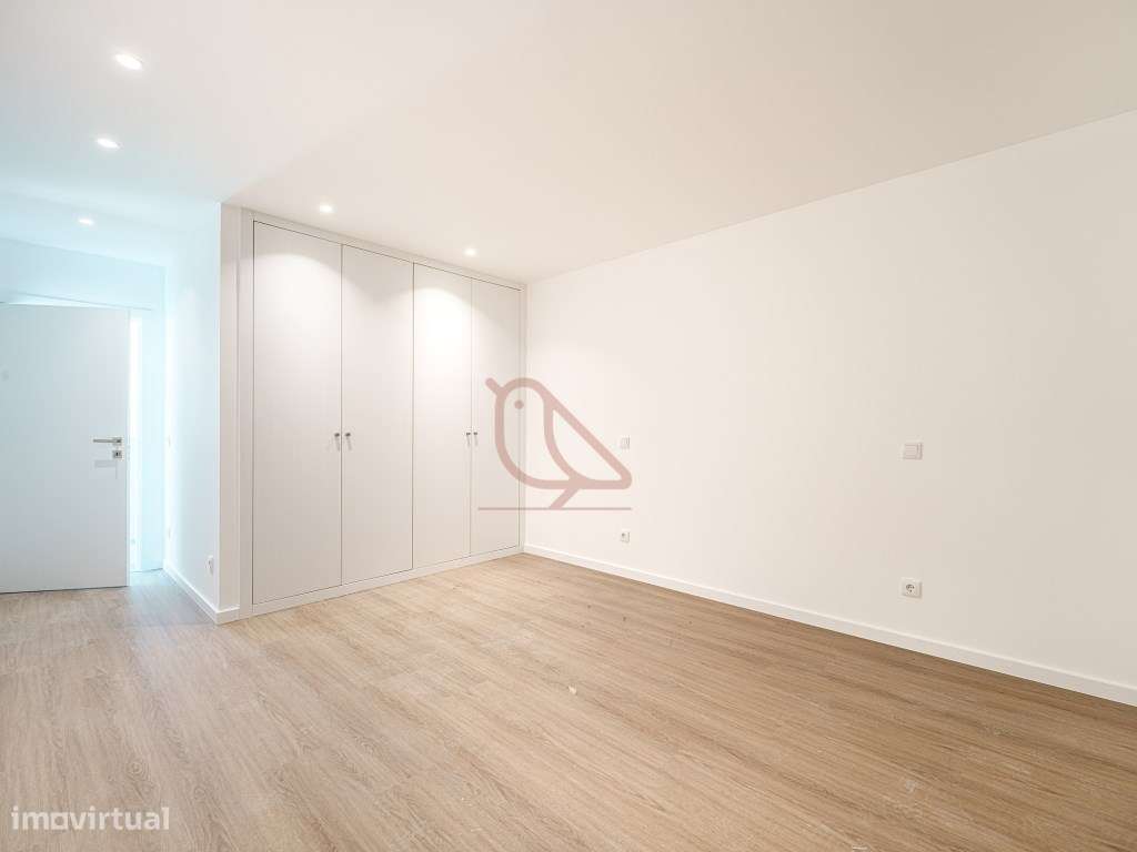 Moradia Isolada T4 Contemporânea com Jardim e Acabamentos Premium -...-9