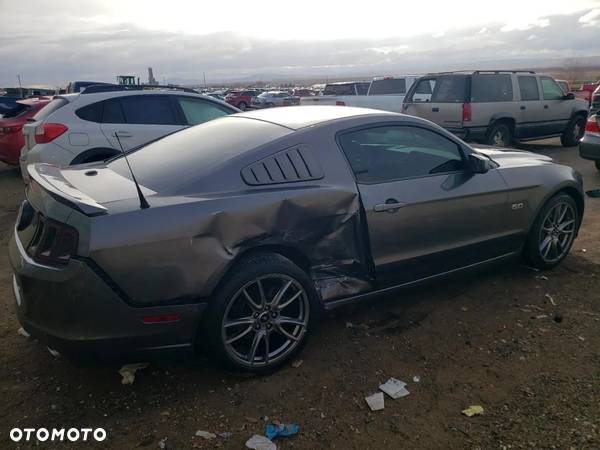 Ford Mustang 5.0 V8 GT - 4