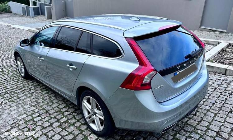 Volvo V60 2.4 D6 Summum AWD Phev - 9