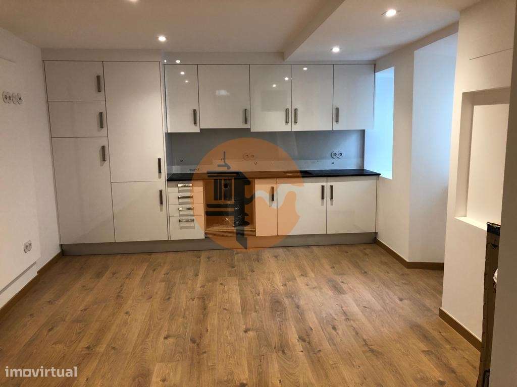 Prédio com 5 Apartamentos T0 - Grande imagem: 4/32