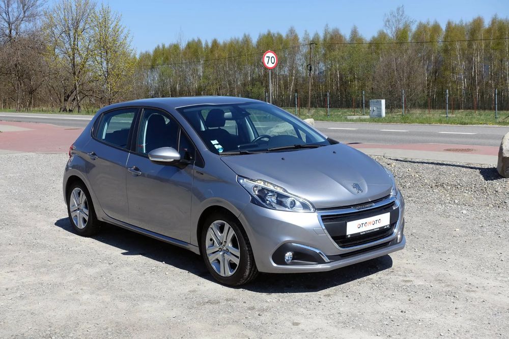 Peugeot 208 I PureTech 82 Stop & Start Signature 2018