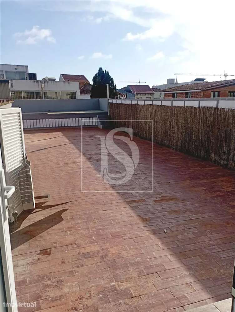 Apartamento T3, renovado, em Matosinhos-9