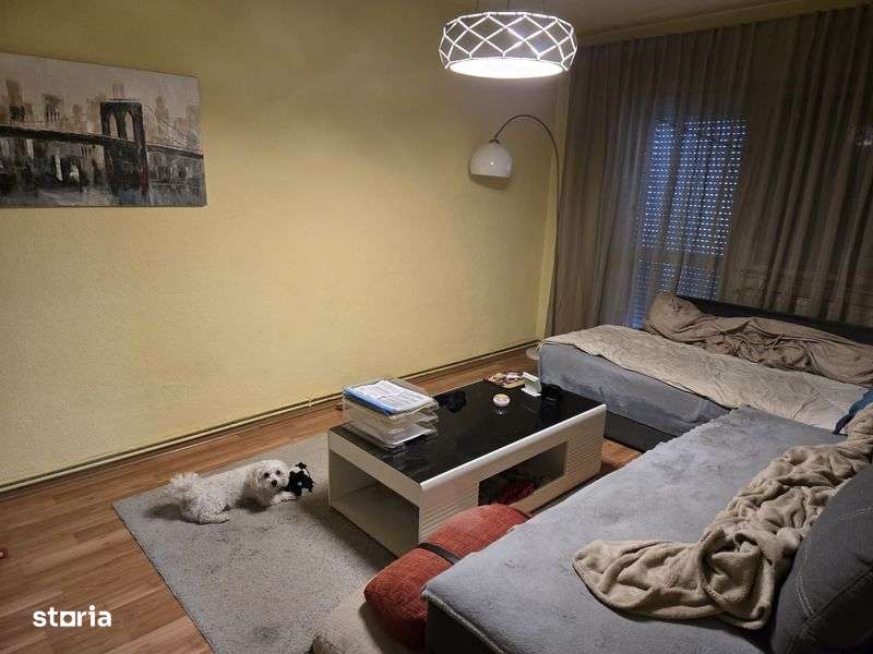 APARTAMENT 3 CAMERE De Vanzare Proprietar - Imagine principală: 4/8