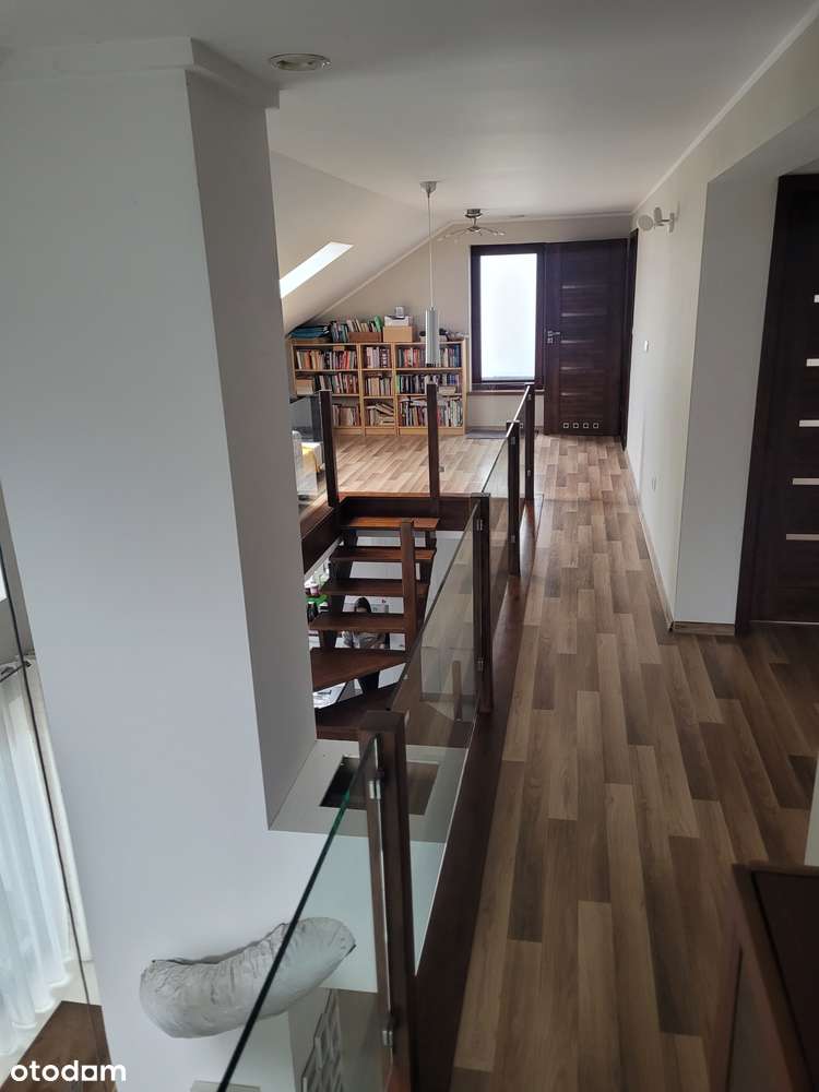 Dom jednorodzinny z odrębnym mieszkaniem - Pełny obrazek: 5/20