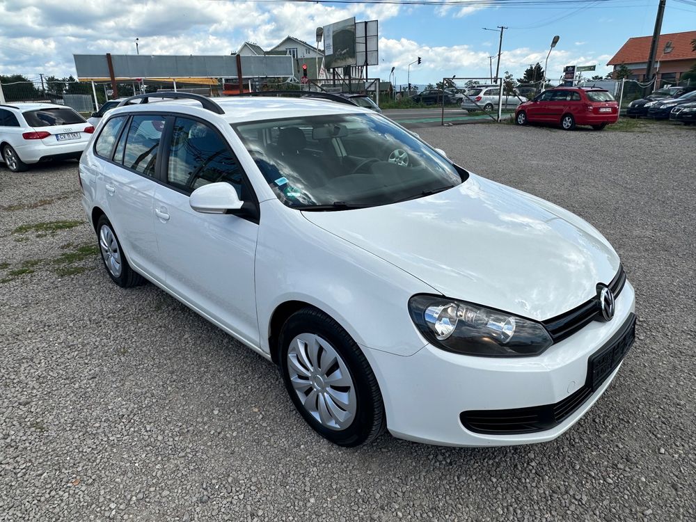 Volkswagen Golf 1.6 TDI DPF BMT Trendline 2011
