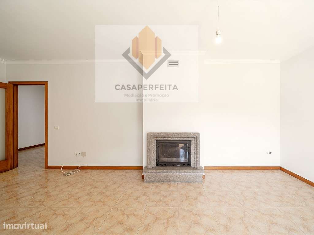 Fabuloso Apartamento T3 de 3 Frentes com Varanda e Box - Avintes-6